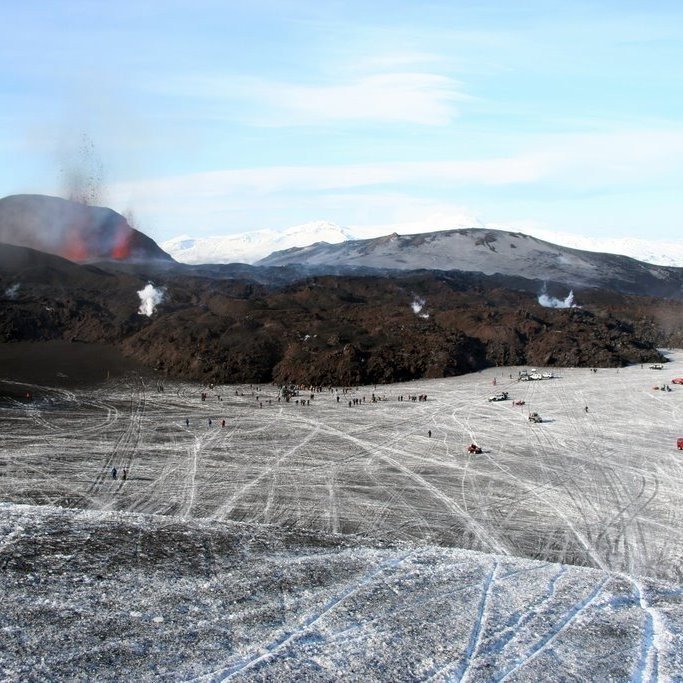 Volcanic eruption at Fimmvorduhals (Eyjafjallajokull) on 27 March 2010