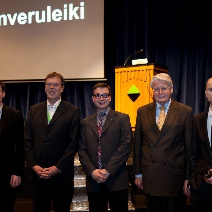 Kjartan &THORN;. Eir&iacute;ksson, Hj&aacute;lmar &Aacute;rnason, Tomasz Miklis, Hr. &Oacute;lafur Ragnar Gr&iacute;msson og Sigur&eth;ur Eyberg.