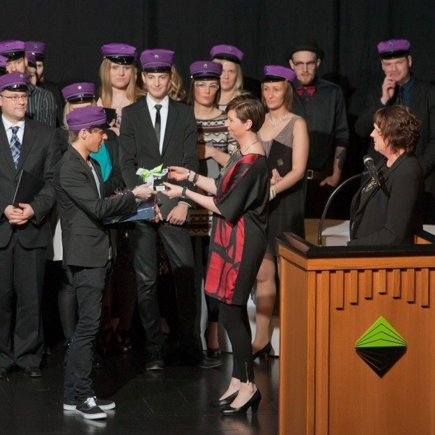 Andrés Magnús Vilhjálmsson frá Verk- og raunvísindadeild með hæstu einkunn Háskólabrúar til þessa eða 9,56 í
meðaleinkunn