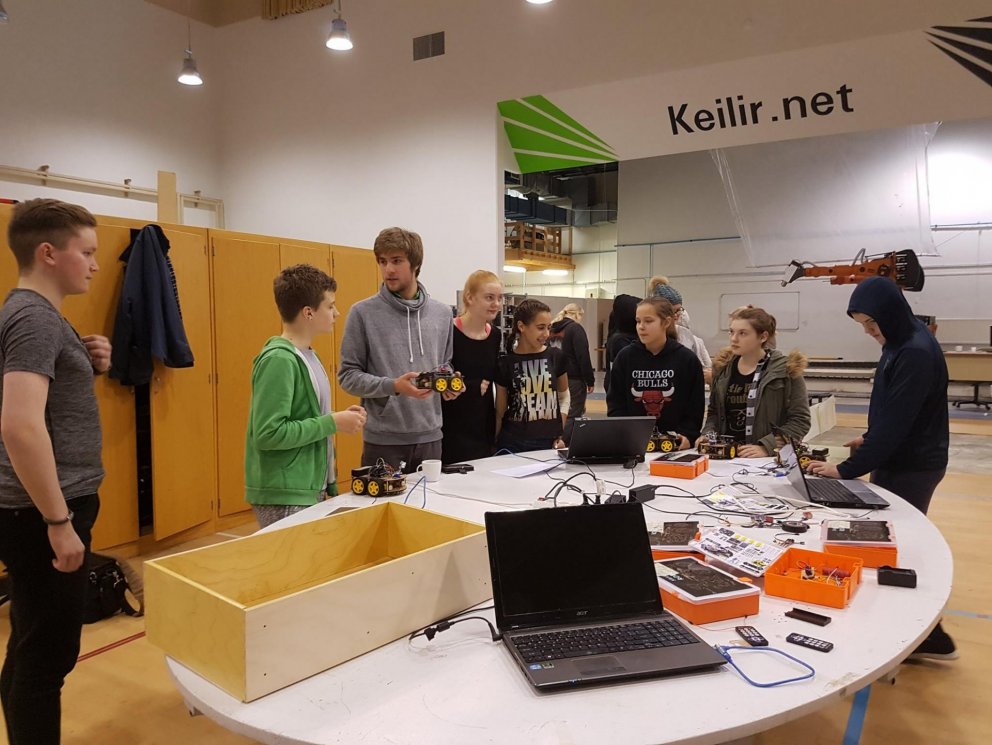 Nemendakeppni í línueltikeppni