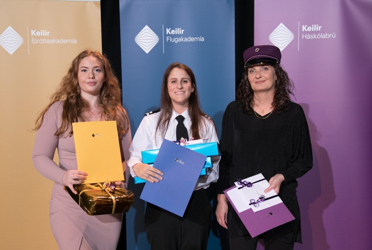 Dúxar Háskólabrúar, atvinnuflugnema og styrktarþjálfara á útskrift í júní 2020