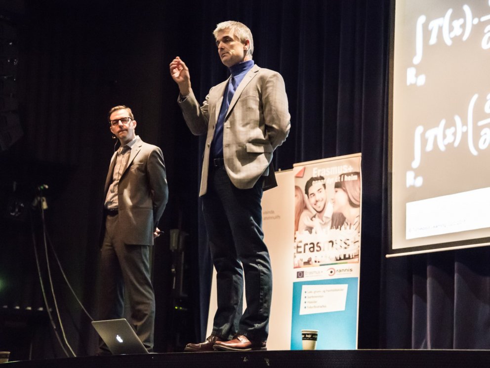 Jonathan Bergmann & Aaron Sams