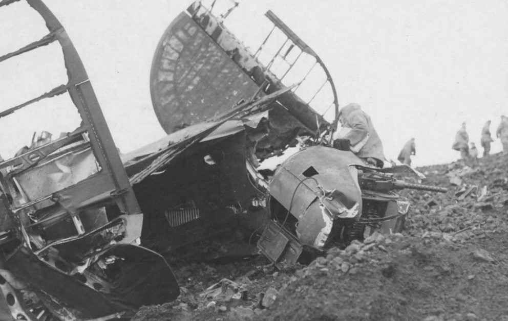 Afhjúpun minnisvarðar um flugslys á Reykjanesi