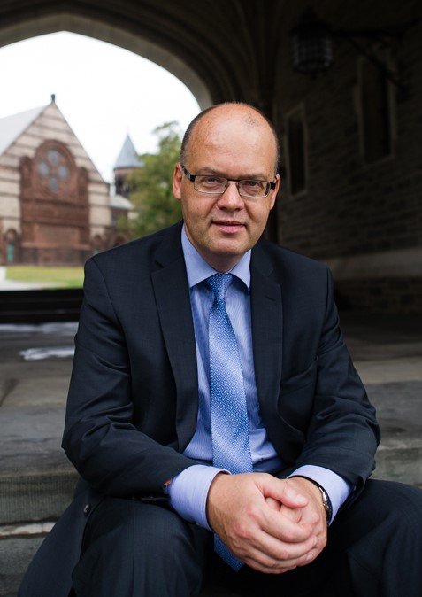 Fjárfesting alþjóðafjármálastofnana í hreinni orku