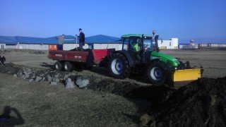 Uppsetning vindmyllu við Keili