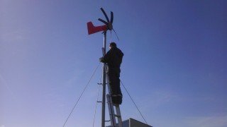 Keilir Institute of Technology installes a wind turbine