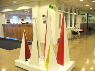 Glerfjöll í anddyri aðalbyggingar Keilis