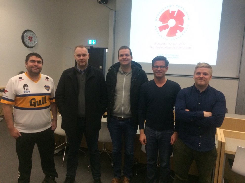 Samtaka nemendur í Háskólabrú