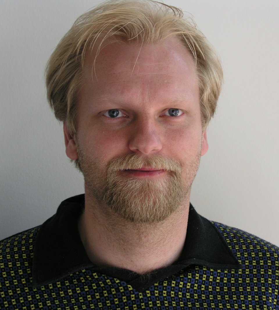 ,,Enda líklega á að vera með 5 háskólagráður eins og þjóðþekktur bensínafgreiðslukarl“