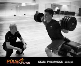 Skúli við þjálfun