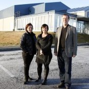 Guðný Kristjánsdóttir frá Leikfélagi Keflavíkur, ásamt Gunnhildi Vilbergsdóttur og Hjálmari Árnasyni&hellip;