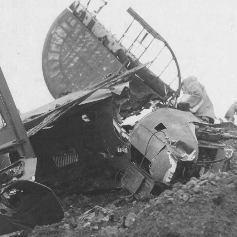 Afhjúpun minnisvarðar um flugslys á Reykjanesi