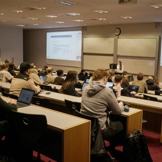 Undirbúningsnámskeið fyrir inntökupróf í læknisfræði, tannlæknisfræði og sjúkraþjálfunarfræði í full…