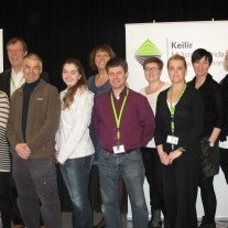 Jonathan Bergmann með starfsmönnum frá Keili