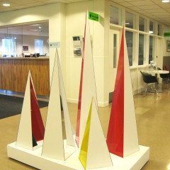 Glerfjöll í anddyri aðalbyggingar Keilis