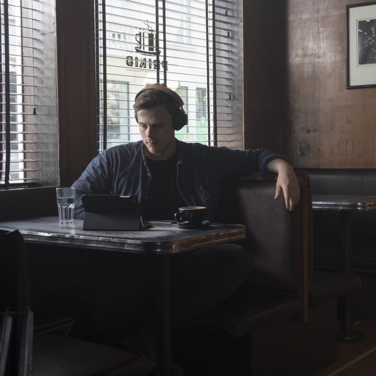 Lærðu þegar og þar sem þér hentar í fjarnámi Háskólabrúar