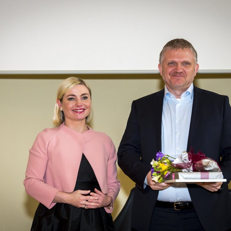 Lilja Alfreðsdóttir, menntamálaráðherra og Gísli Hólmar. Þess má geta að Gísli kenndi Lilju stærðfræ&hellip;