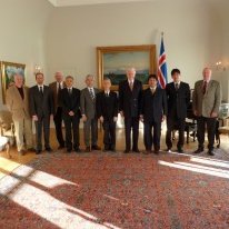 Sendinefnd Kyoto háskólans á Bessastöðum, ásamt fulltrúum Keilis, Samgönguráðuneytisins og Veðurstof&hellip;