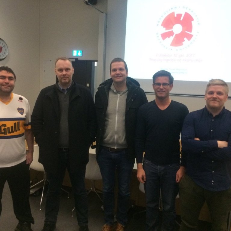 Samtaka nemendur í Háskólabrú