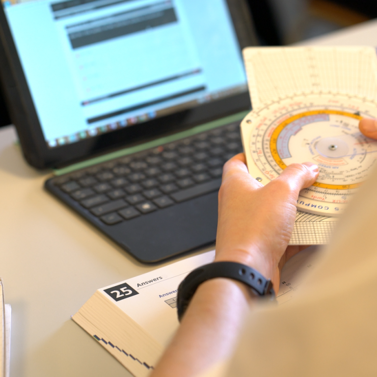 Flug grunnur - Stærðfræði