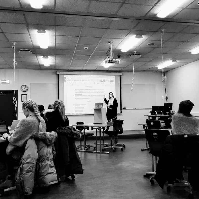 Keilir tístir á Menntamiðju