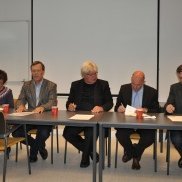 frá undirritun samningsins