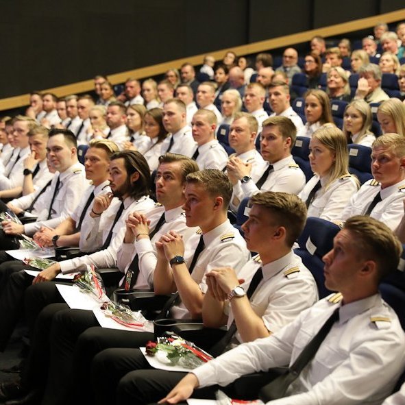 Fjölmenni við síðustu útskrift Flugskóla Íslands